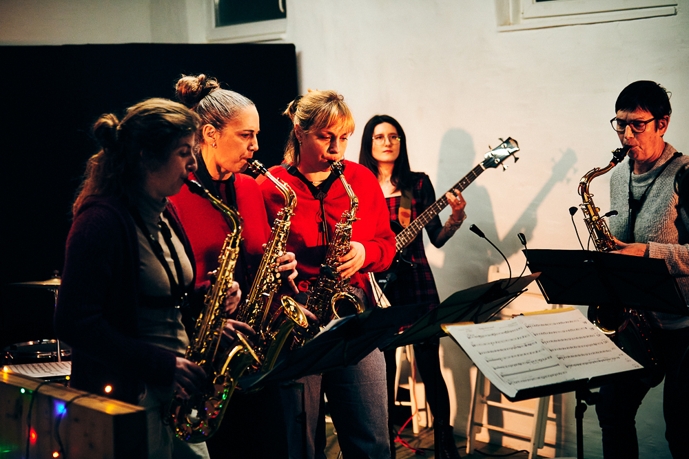 karin waldburger saxophonunterricht wien weihnachtsfeier konzert 2025 ensemble groß