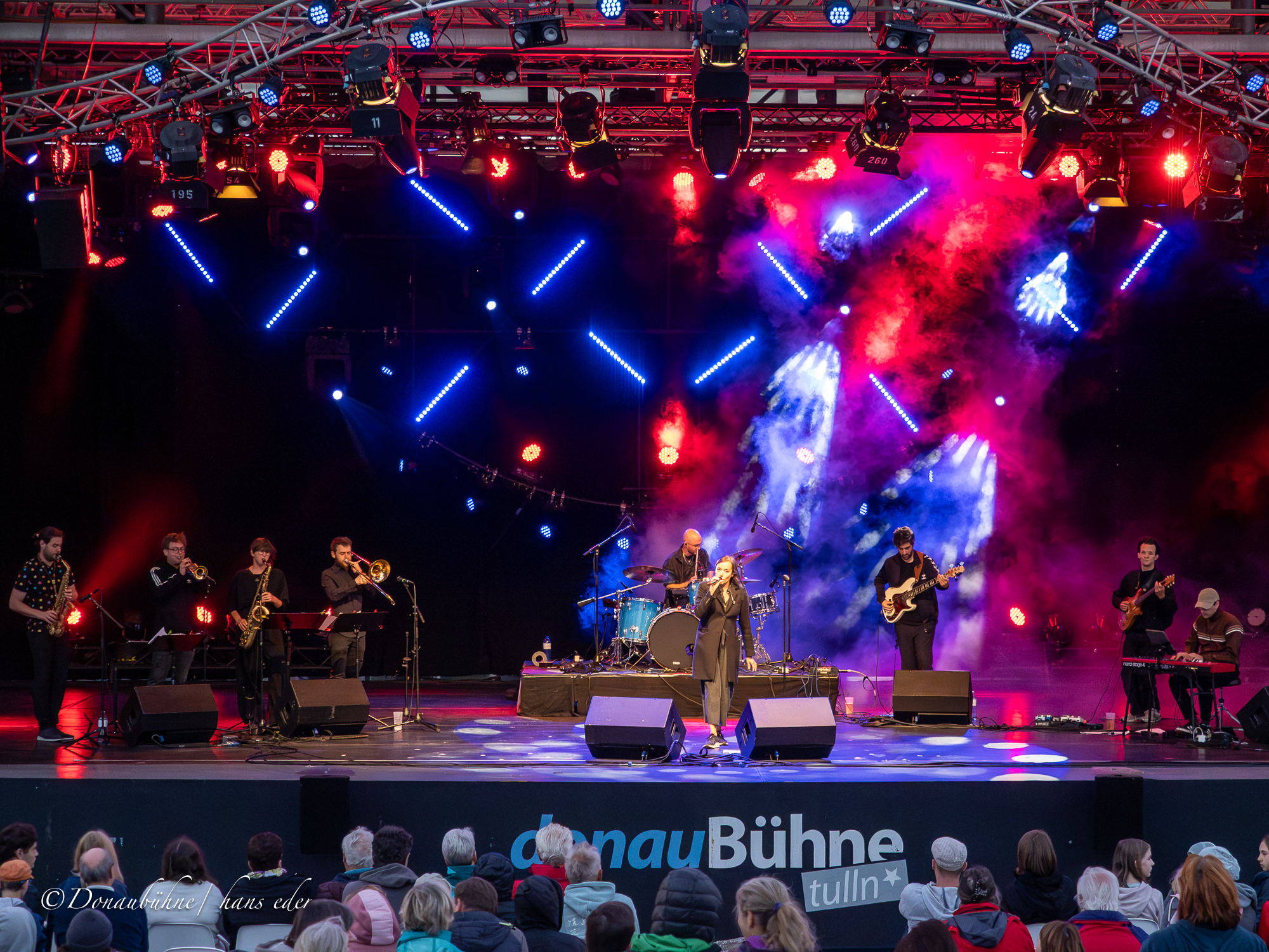 karin waldburger yasmo und die klangkantine donaubuehne tulln full stage